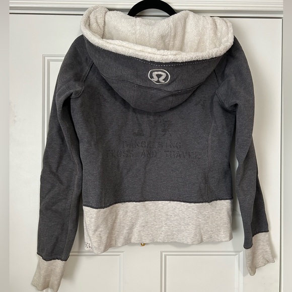 Lululemon limited edition sweater. Size 8 - Picture 2 of 2